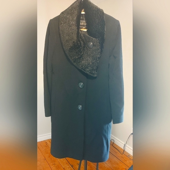 Black wool coat with faux fur collar NWOT - Picture 1 of 4